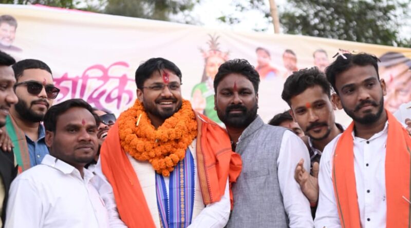 भाजयुमो प्रदेश अध्यक्ष राहुल टिकरिया का सीएसईबी चौक पर किया गया जोरदार स्वागत