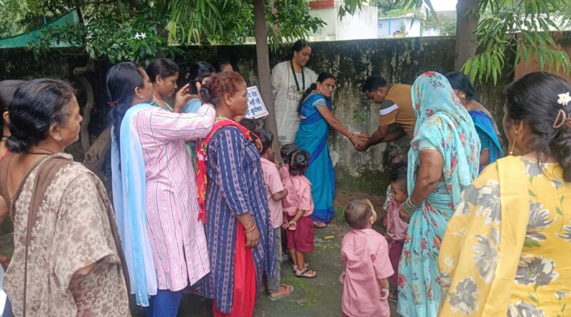 रामपुर आंगनबाड़ी केंद्र में हुआ वृक्षारोपण, पूर्व वार्ड अध्यक्ष रमेश वर्मा ने लगाया सीताफल का पौधा