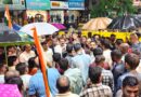 राष्ट्रीय गीत के अपमान के विरोध में भाजपा का जोरदार प्रदर्शन, कांग्रेस कार्यालय के सामने गूंजा वंदे मातरम्