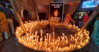 मासूम को न्याय दिलाने सड़कों पर उतरा कोरबा: प्रेस क्लब के आह्वान पर निकला कैंडल मार्च, फास्ट ट्रैक कोर्ट में सुनवाई और फांसी की मांग